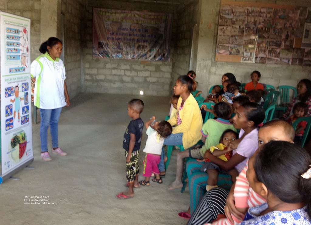 Pic. Membru Fahe informasaun, suku Liurai, aldeia Fatulumau - Copy