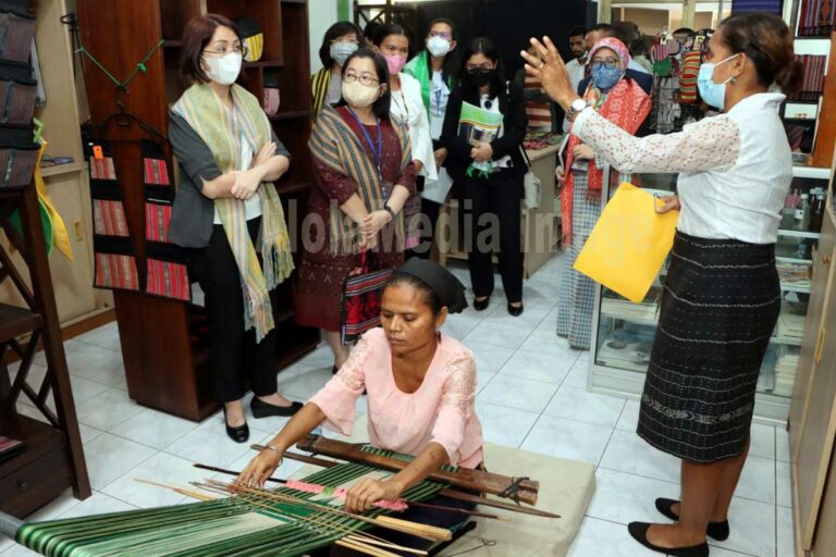 The ASEAN delegation visited Alola Esperanca Shop