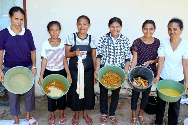 Natural Coloring Training, organized by the Alola Economic Empowerment Team
